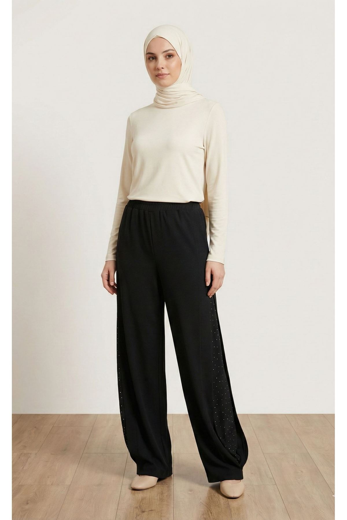 PNT01559-SYH Yan Taş Detay Pantolon-Siyah