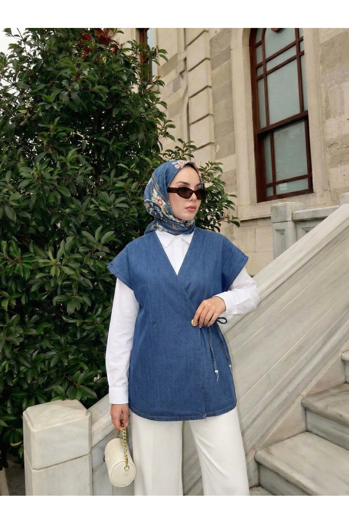 YEL00874-MAV Ön Bağlamalı Düğme Detay Kot Yelek-Mavi