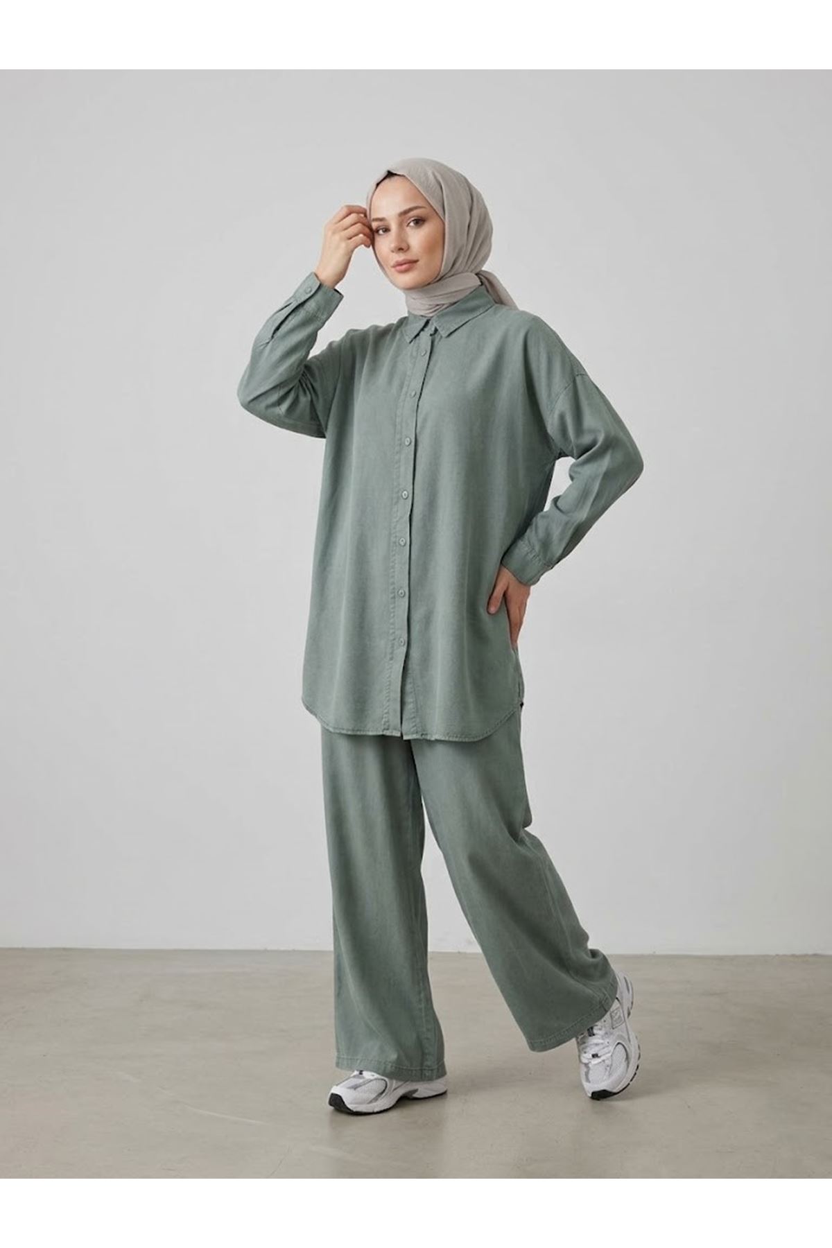 PİT00516-HKİ Arka Roba Detay Pantolonlu Takım-Haki