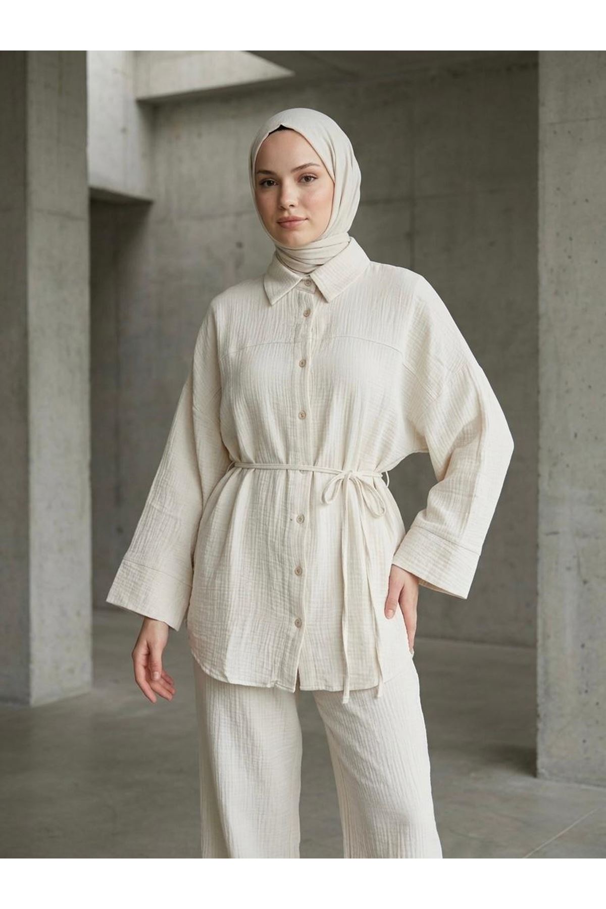 PİT00520-TAŞ Roba Detay Müslin Pantolonlu Takım-Taş