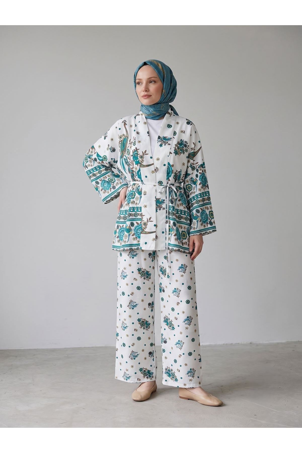 PİT00526-KRŞ Desenli Viskon Kimono Takım-Color