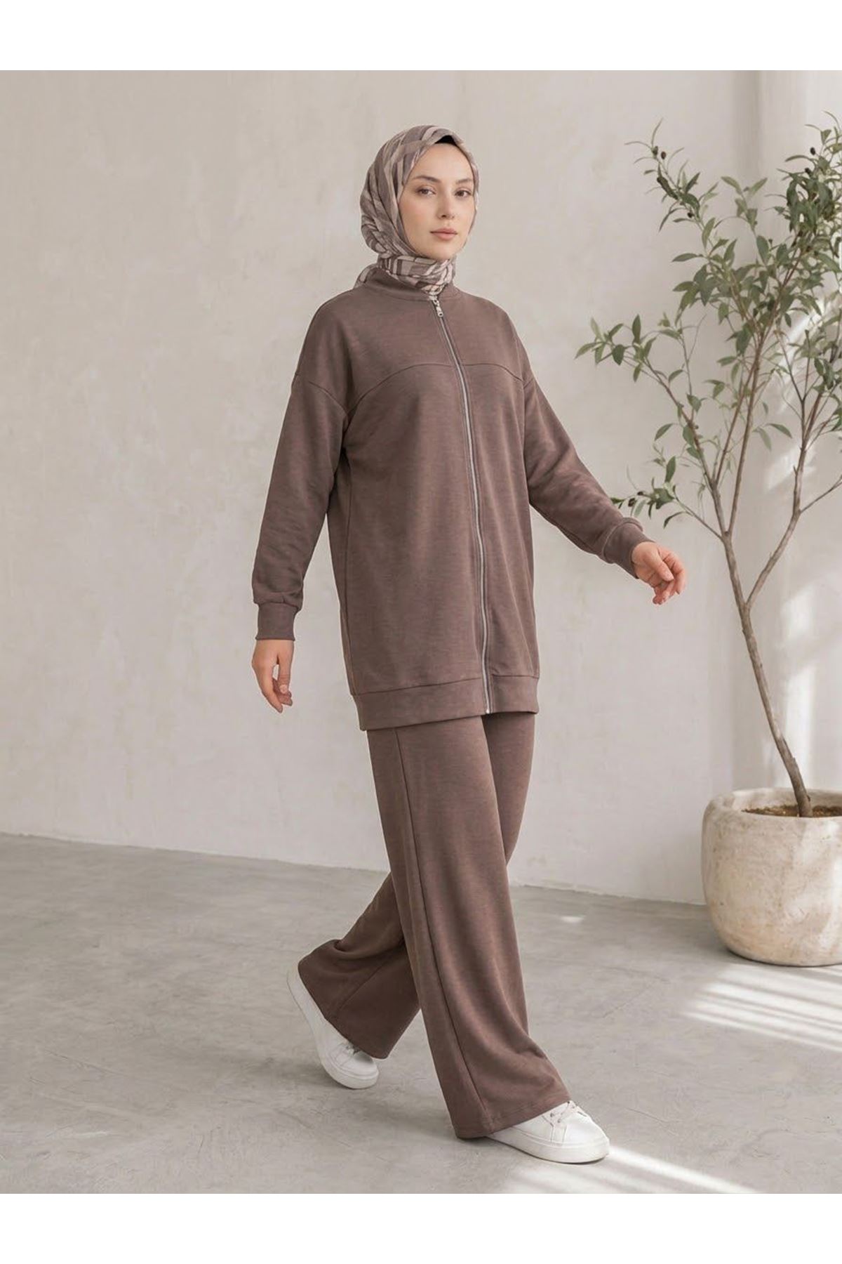 PİT00535-P102 Roba Detay Fermuarlı Takım-Açık Kahve