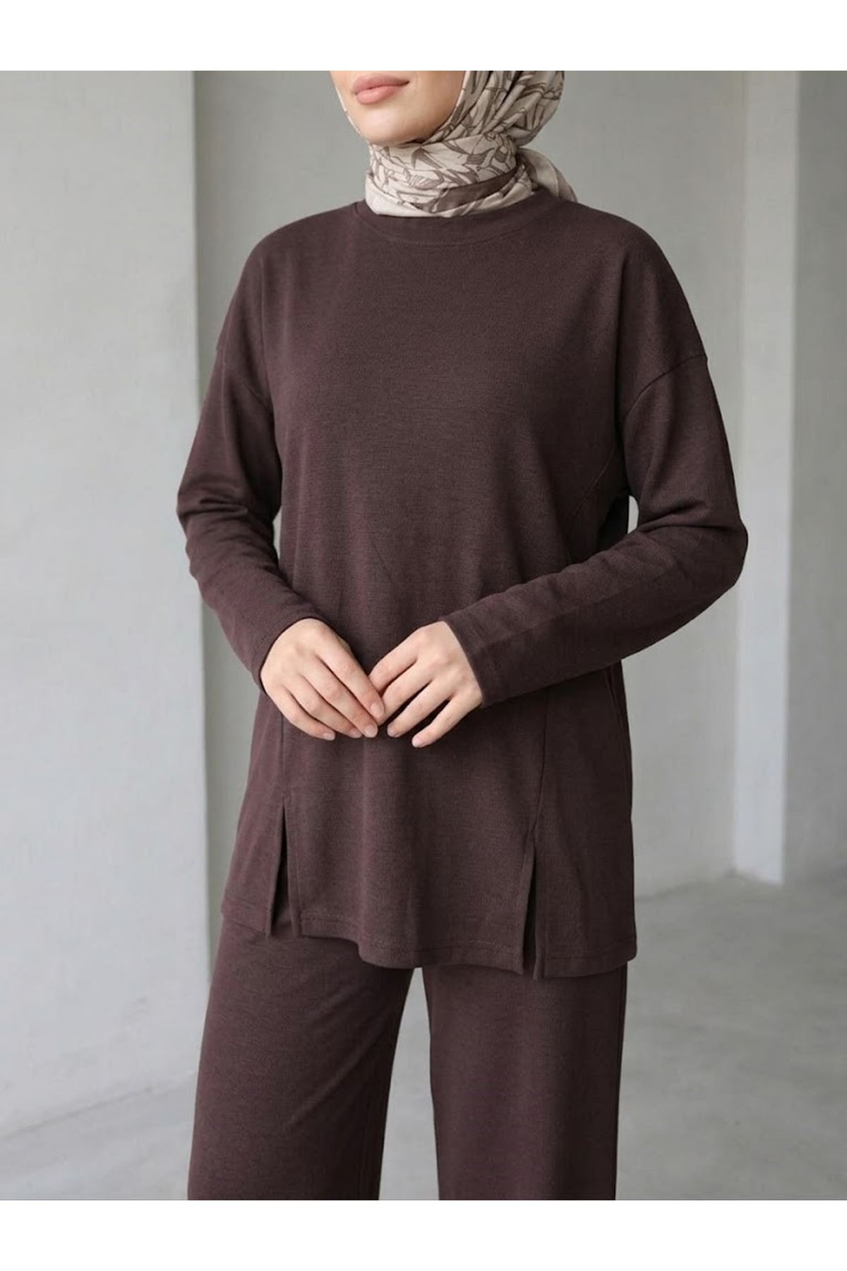 PİT00539-KHV Parçalı Yırtmaç Detay Pantolonlu Takım-Kahve
