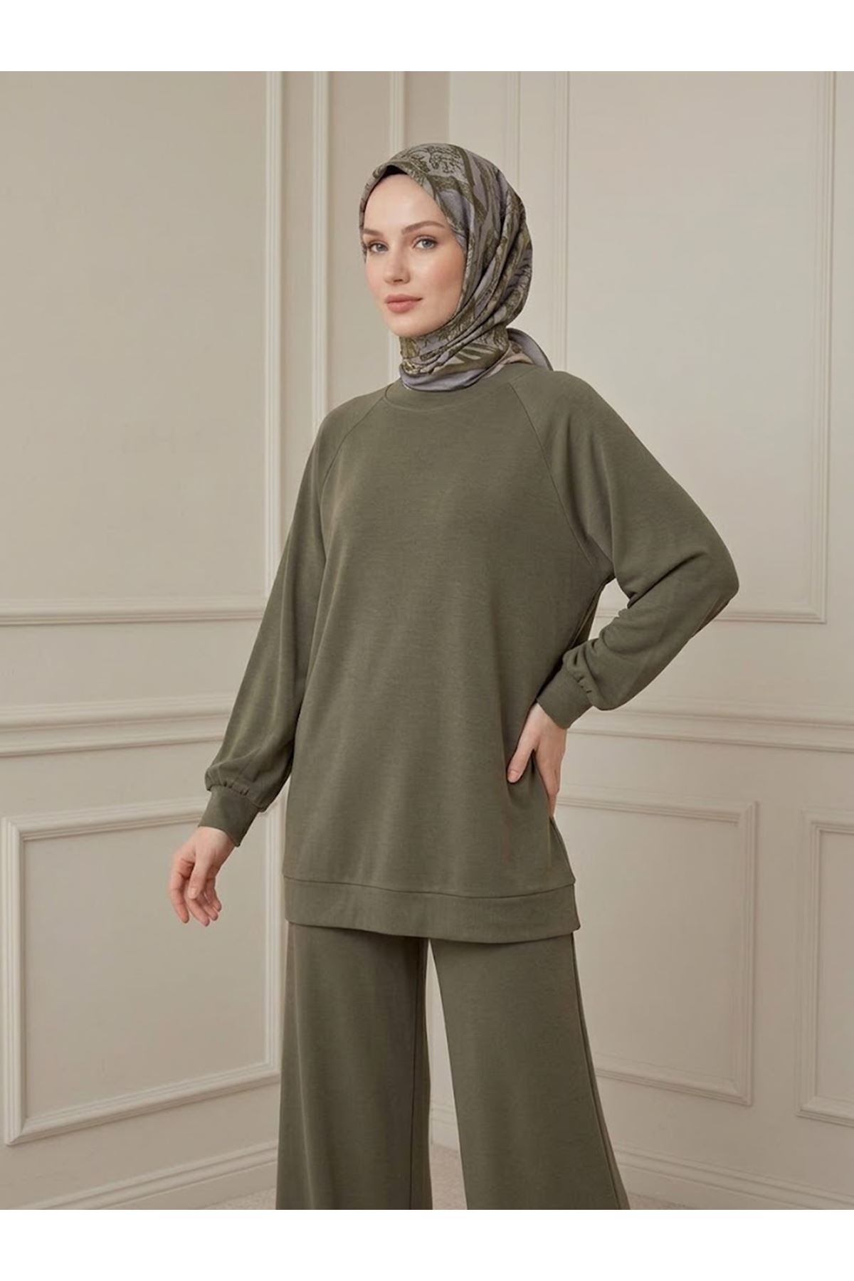 PİT00540-HKİ Ön Parçalı Yırtmaç Detay Pantolonlu Takım-Haki