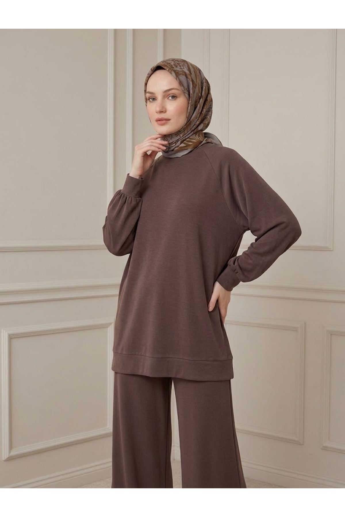 PİT00540-KHV Ön Parçalı Yırtmaç Detay Pantolonlu Takım-Kahve