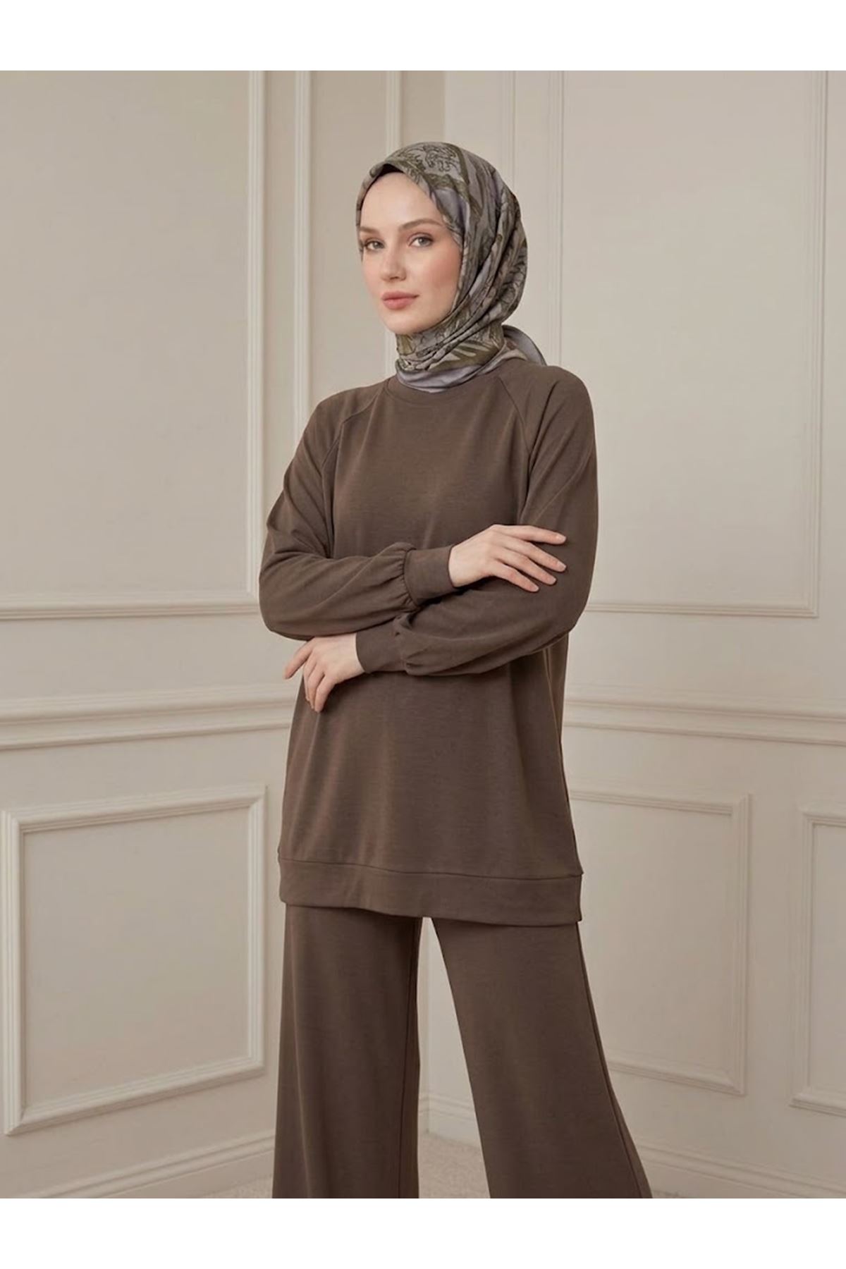 PİT00540-P102 Ön Parçalı Yırtmaç Detay Pantolonlu Takım-Açık Kahve