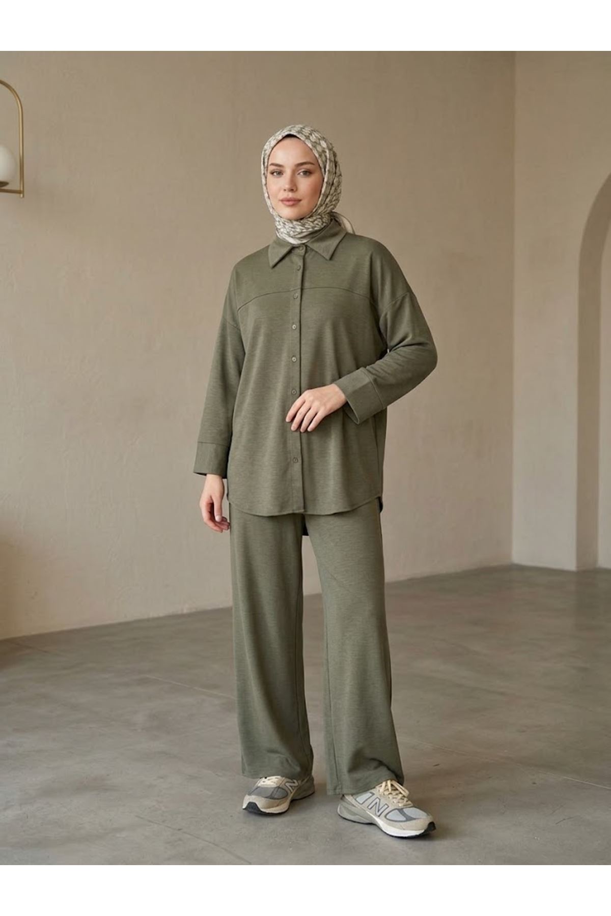 PİT00548-HKİ Roba Detay Panolonlu Takım-Haki