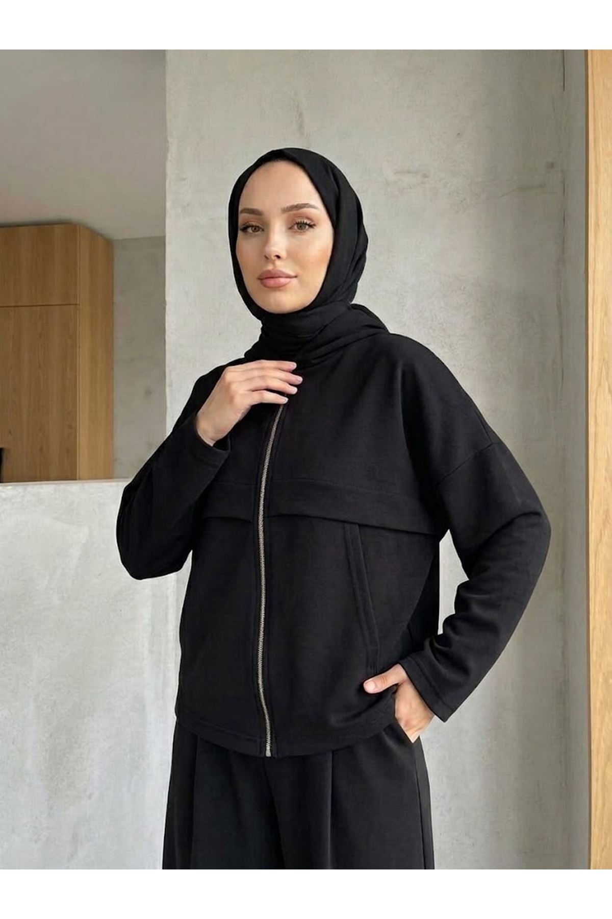 PİT00547-SYH Kanguru Cep Pileli Pantolonlu Takım-Siyah