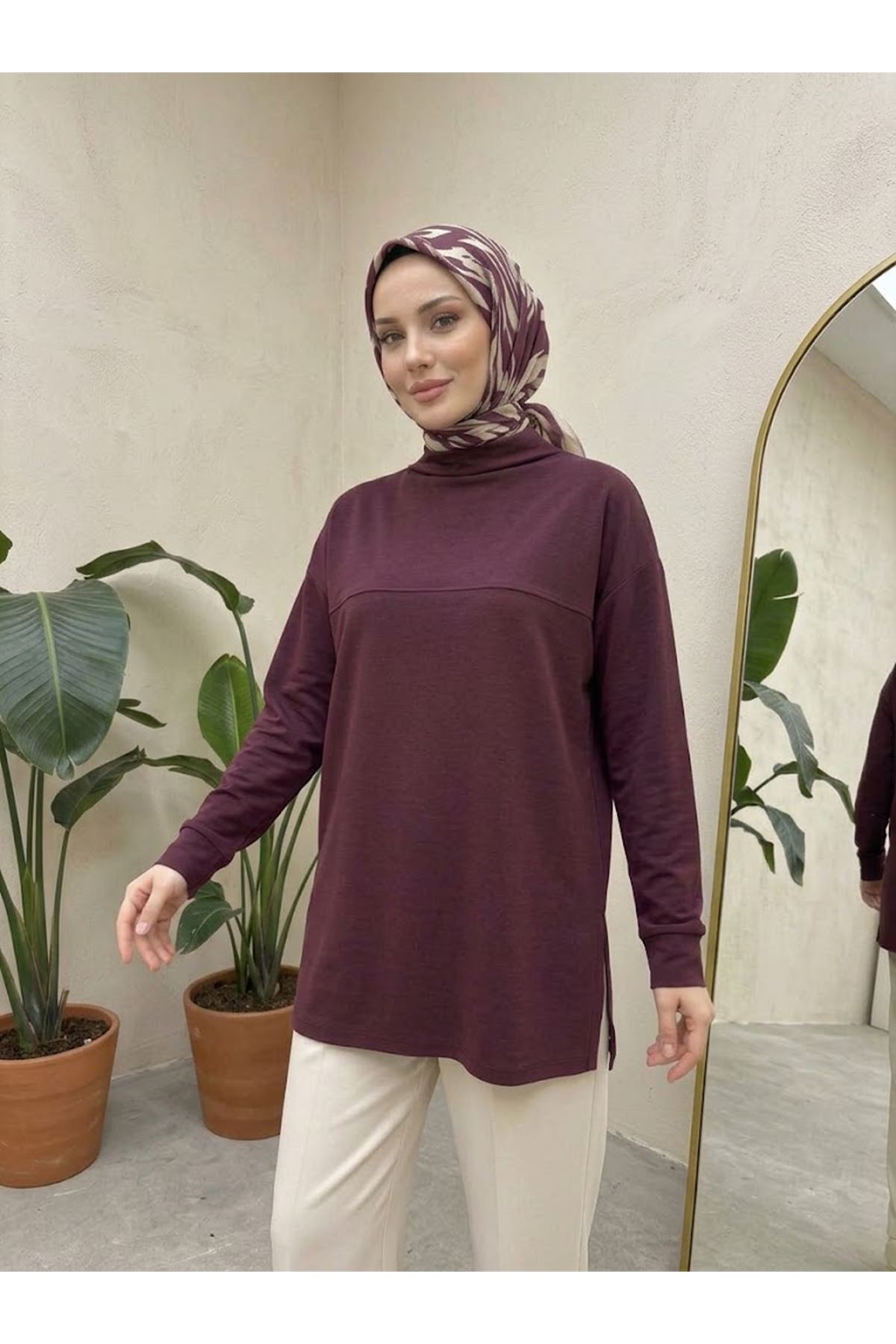 TUN06008-BRD Yarım Yaka Ön Robalı Yırtmaçlı Tunik-Bordo