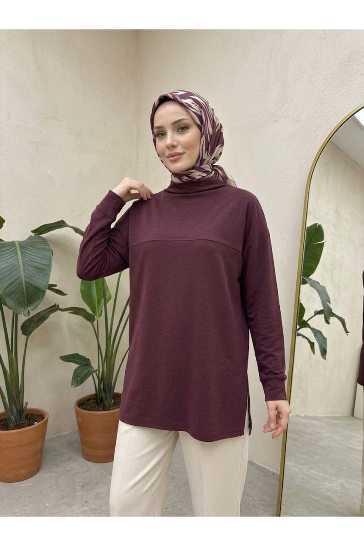 TUN06008-BRD Yarım Yaka Ön Robalı Yırtmaçlı Tunik-Bordo