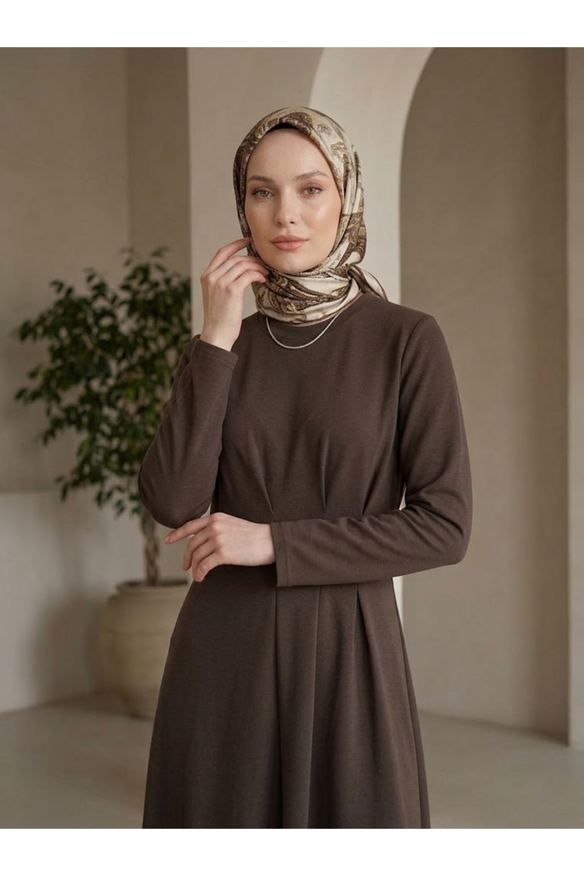ELB04179-KHV Derin Üç Pileli Elbise-Kahve