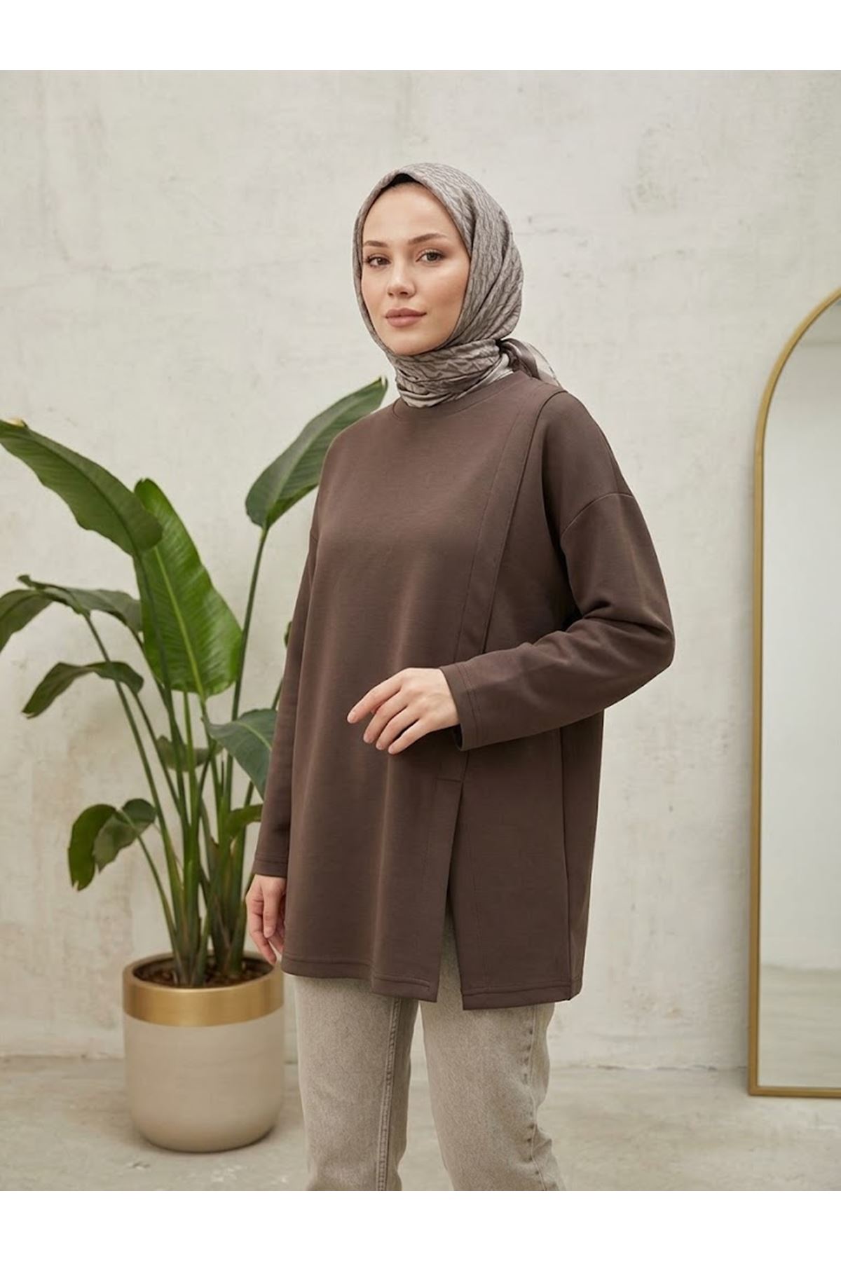 TUN06011-KHV Yan Hareket Yırtmaç Detay Oysh Tunik-Kahve