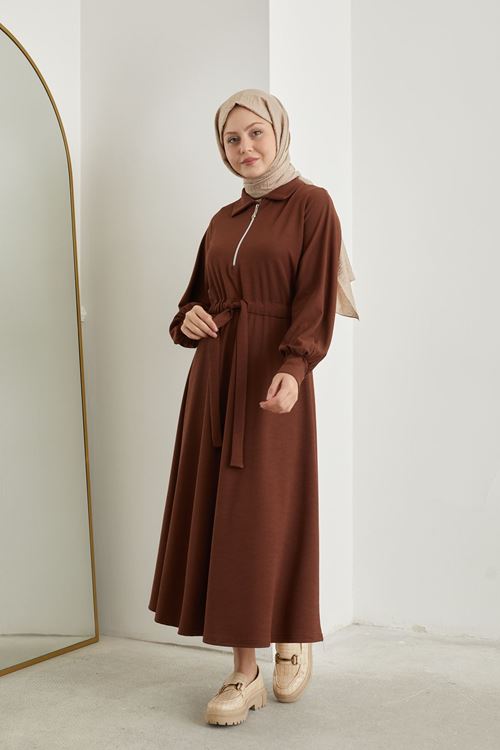 ELB03983-KHV Yarasa Kol Fermuar Detay Burgu Elbise-Kahve