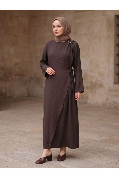 ELB04143-KHV Omuz Pİle Toka DetayTensel  Elbise-Kahve