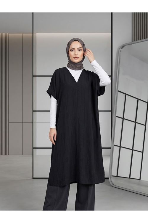 ELB04161-SYH Rahat Kesim V Yaka Çilek Elbise-Siyah