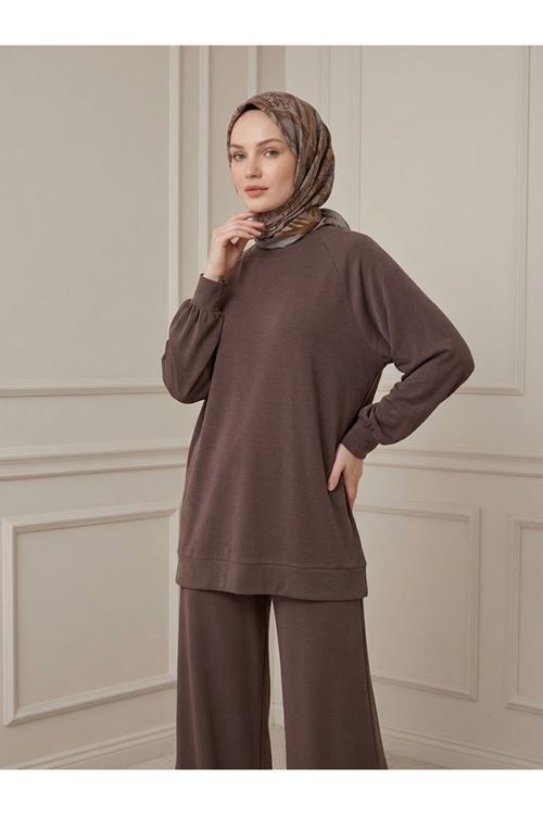 PİT00540-KHV Ön Parçalı Yırtmaç Detay Pantolonlu Takım-Kahve
