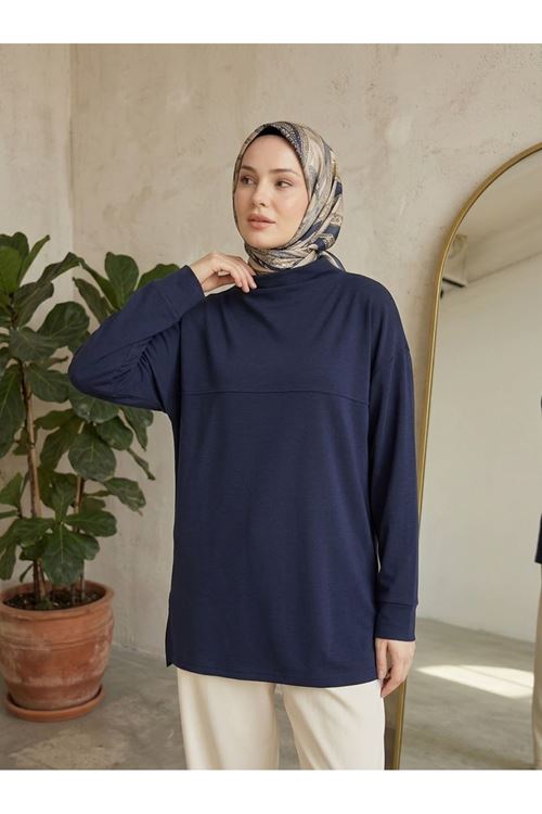 TUN06008-LCV Yarım Yaka Ön Robalı Yırtmaçlı Tunik-Lacivert